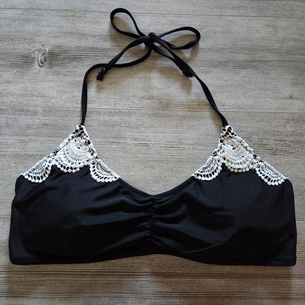 Black and White Lace Trim Bikini Top - Picture 1 of 3